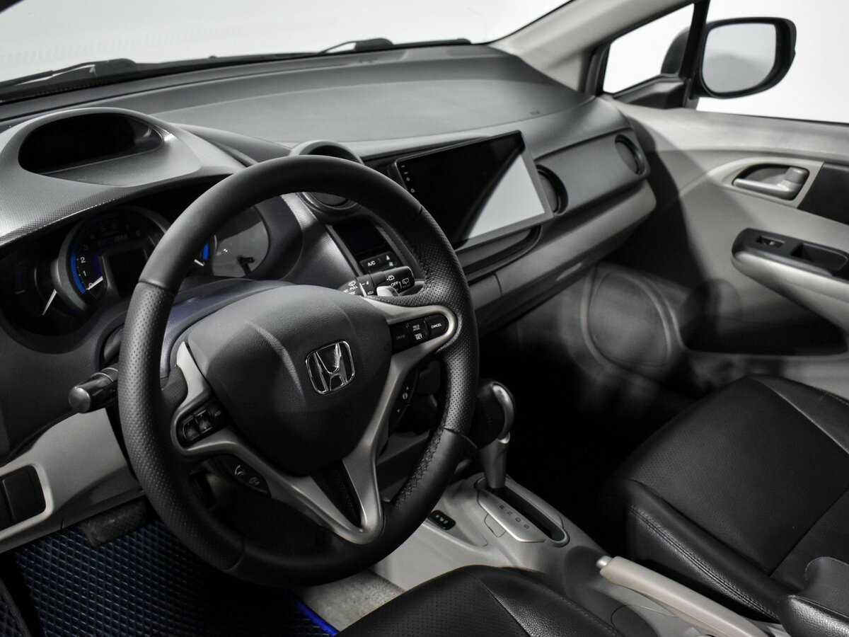 Honda Insight с пробегом — 2010 год. Фото: #8