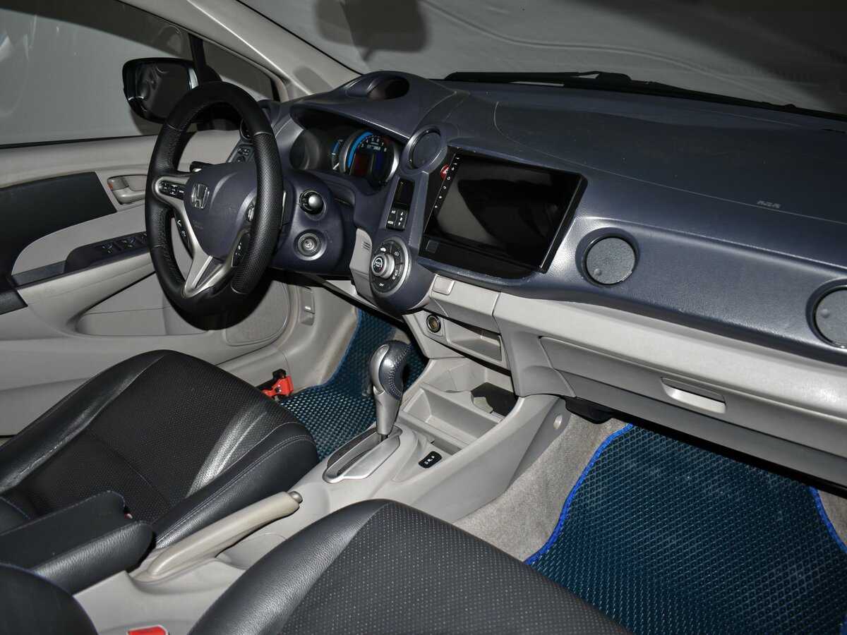 Honda Insight с пробегом — 2010 год. Фото: #14