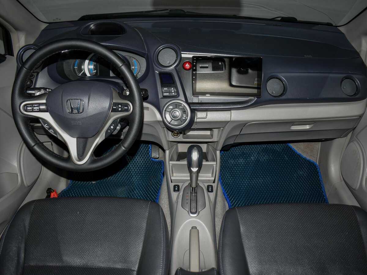 Honda Insight с пробегом — 2010 год. Фото: #15