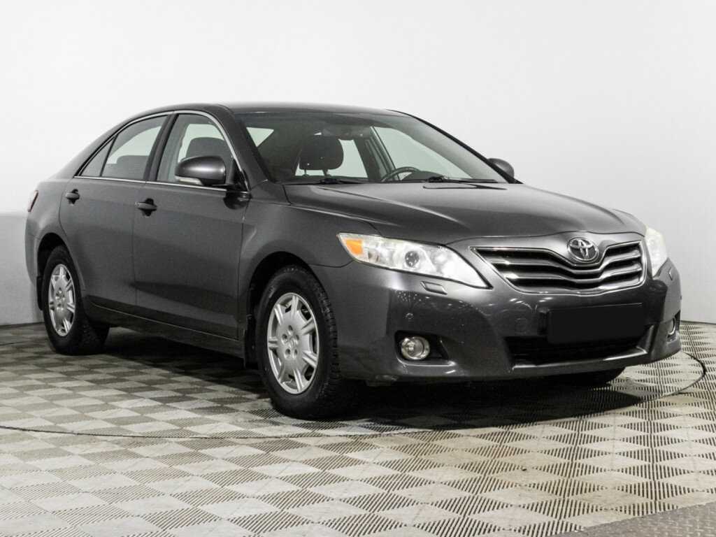 Toyota Camry с пробегом — 2010 год. Фото: #2
