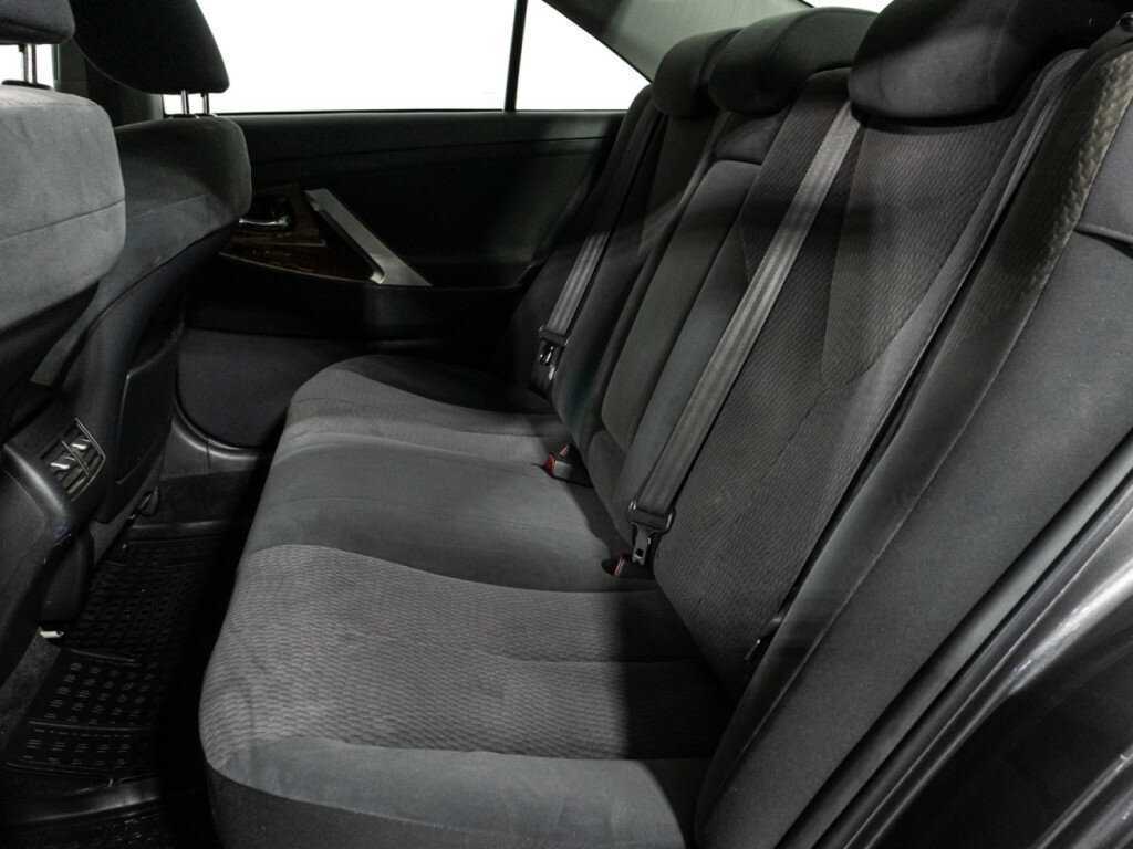 Toyota Camry с пробегом — 2010 год. Фото: #9