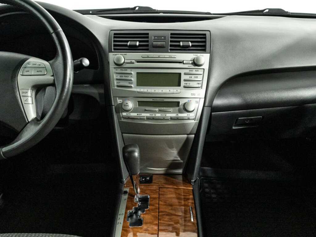 Toyota Camry с пробегом — 2010 год. Фото: #13