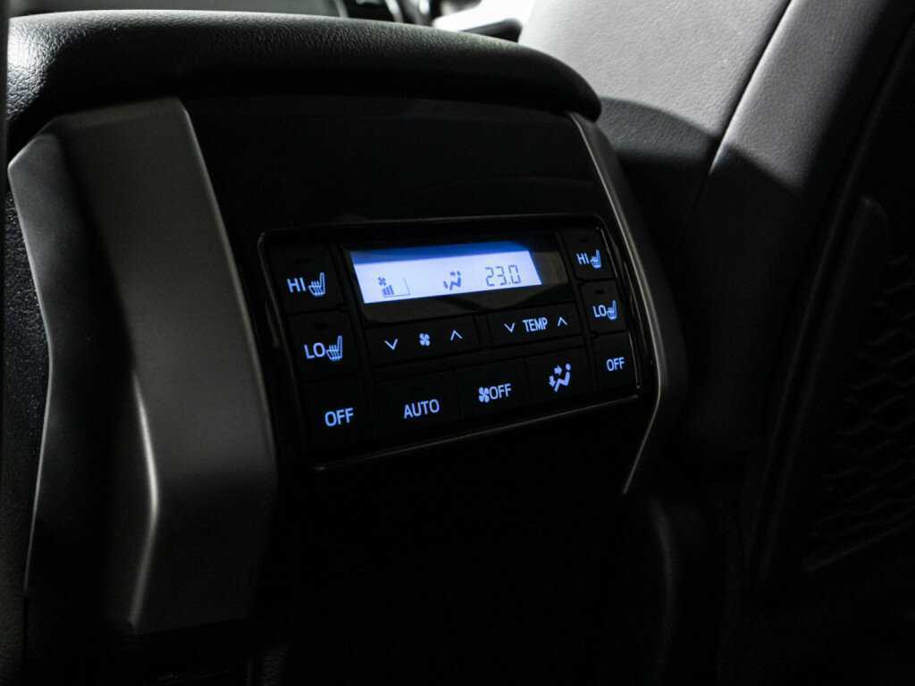 Toyota Land Cruiser Prado с пробегом — 2018 год. Фото: #22