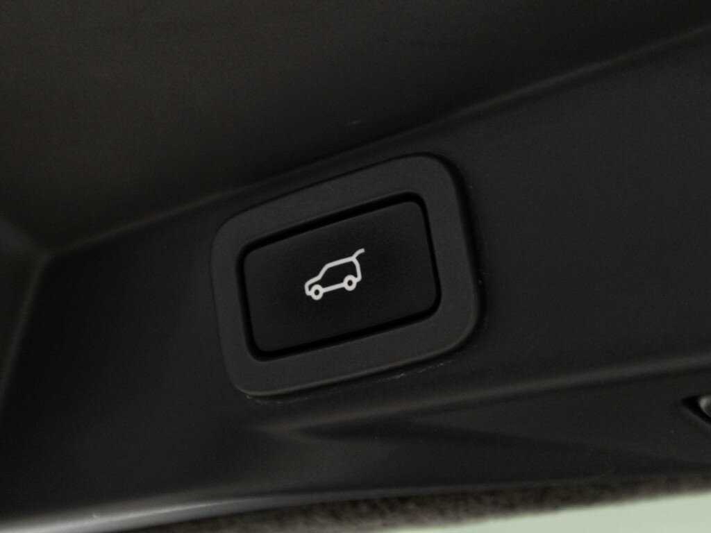 Land Rover Range Rover Sport с пробегом — 2015 год. Фото: #15