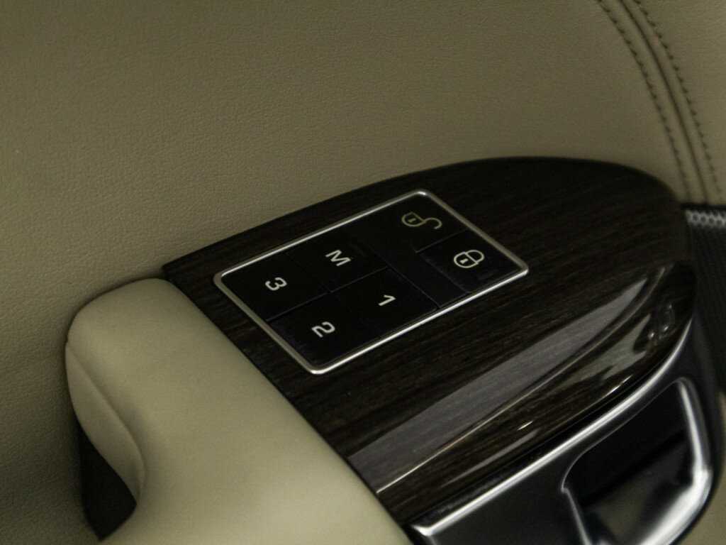 Land Rover Range Rover Sport с пробегом — 2015 год. Фото: #18