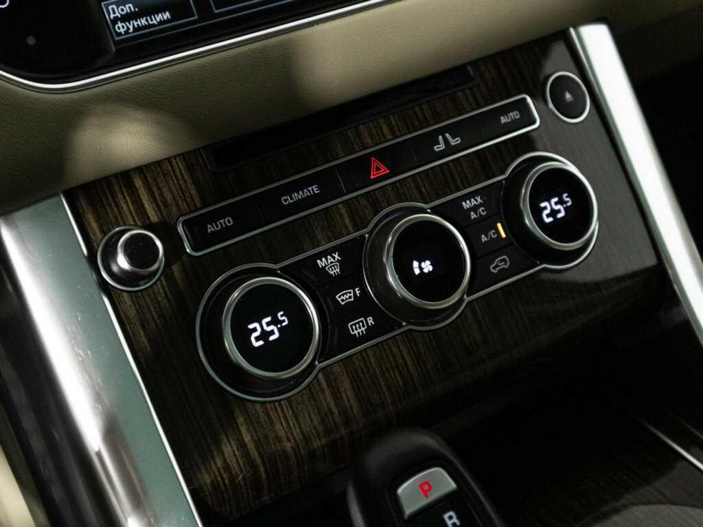 Land Rover Range Rover Sport с пробегом — 2015 год. Фото: #22