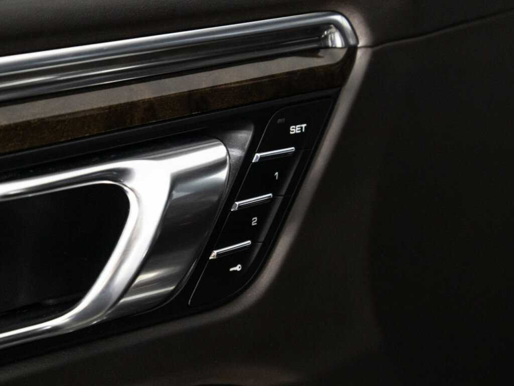 Porsche Macan с пробегом — 2014 год. Фото: #16