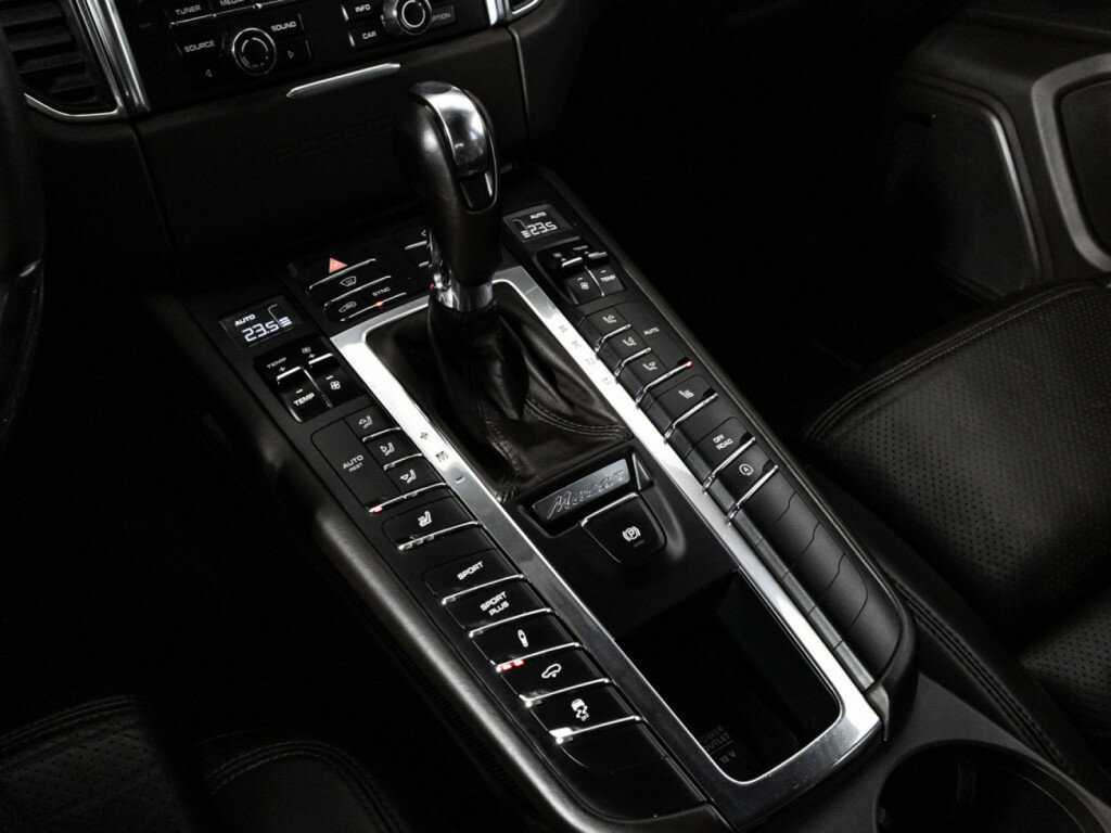 Porsche Macan с пробегом — 2014 год. Фото: #17