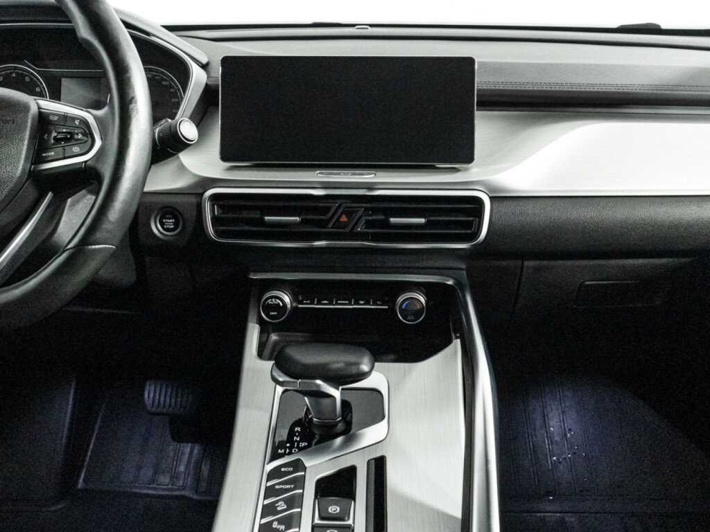 Geely Coolray с пробегом — 2022 год. Фото: #13