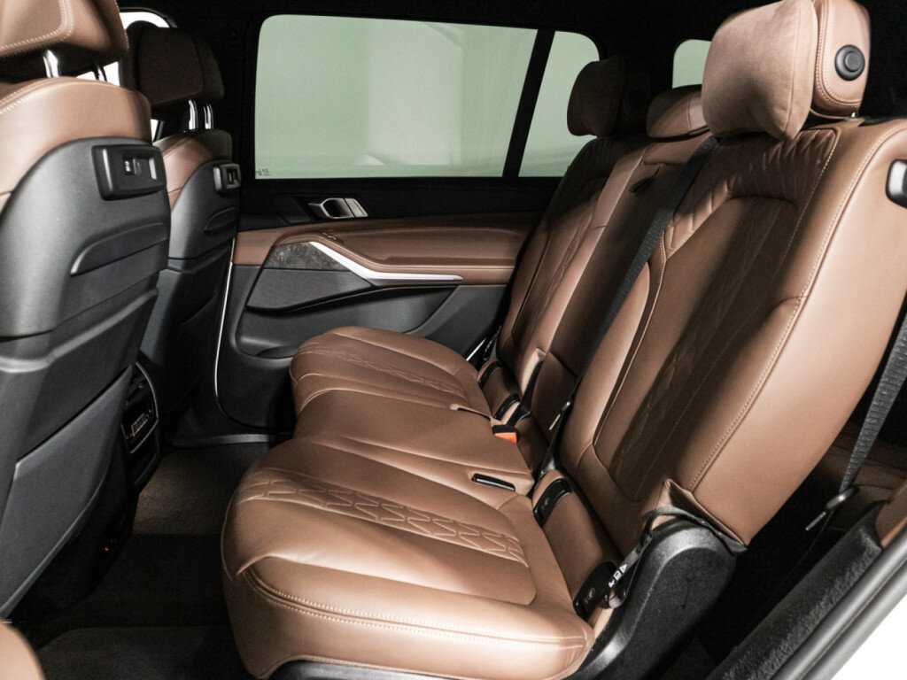 BMW X7 с пробегом — 2022 год. Фото: #9