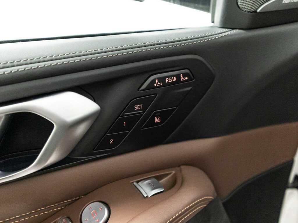 BMW X7 с пробегом — 2022 год. Фото: #18