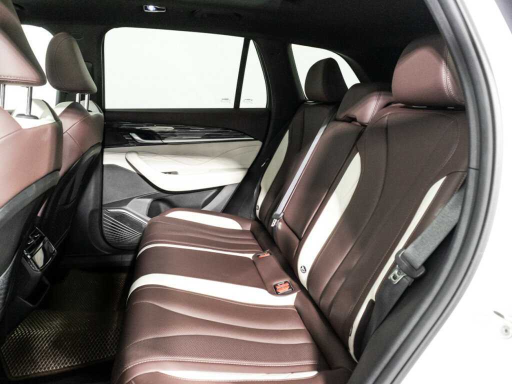 Geely Monjaro с пробегом — 2023 год. Фото: #9