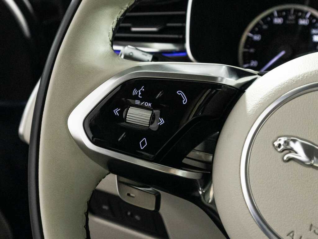 Jaguar F-Pace с пробегом — 2022 год. Фото: #21