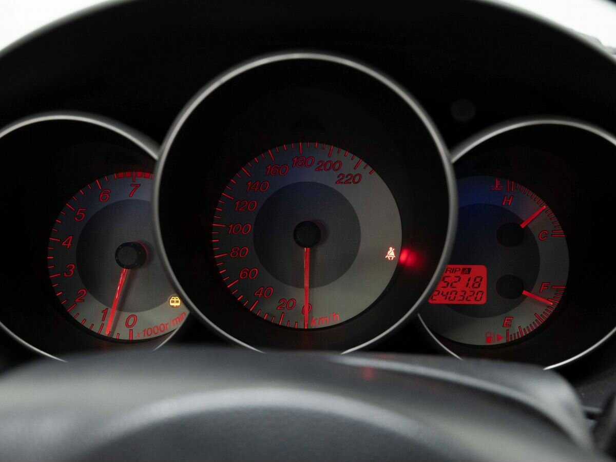 Mazda 3 с пробегом — 2008 год. Фото: #7