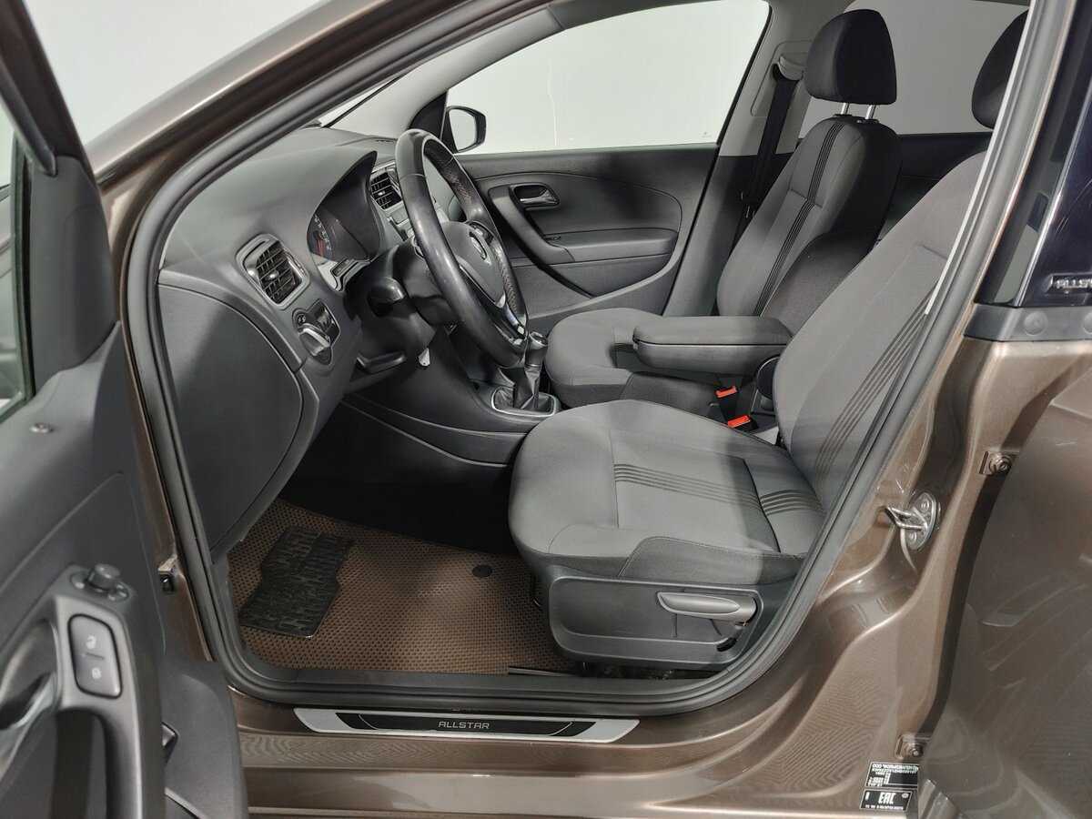 Volkswagen Polo с пробегом — 2016 год. Фото: #8