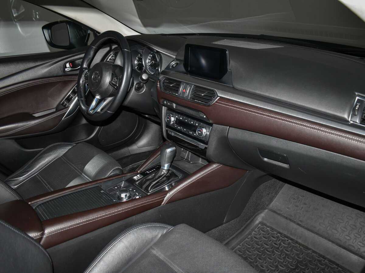 Mazda 6 с пробегом — 2017 год. Фото: #9