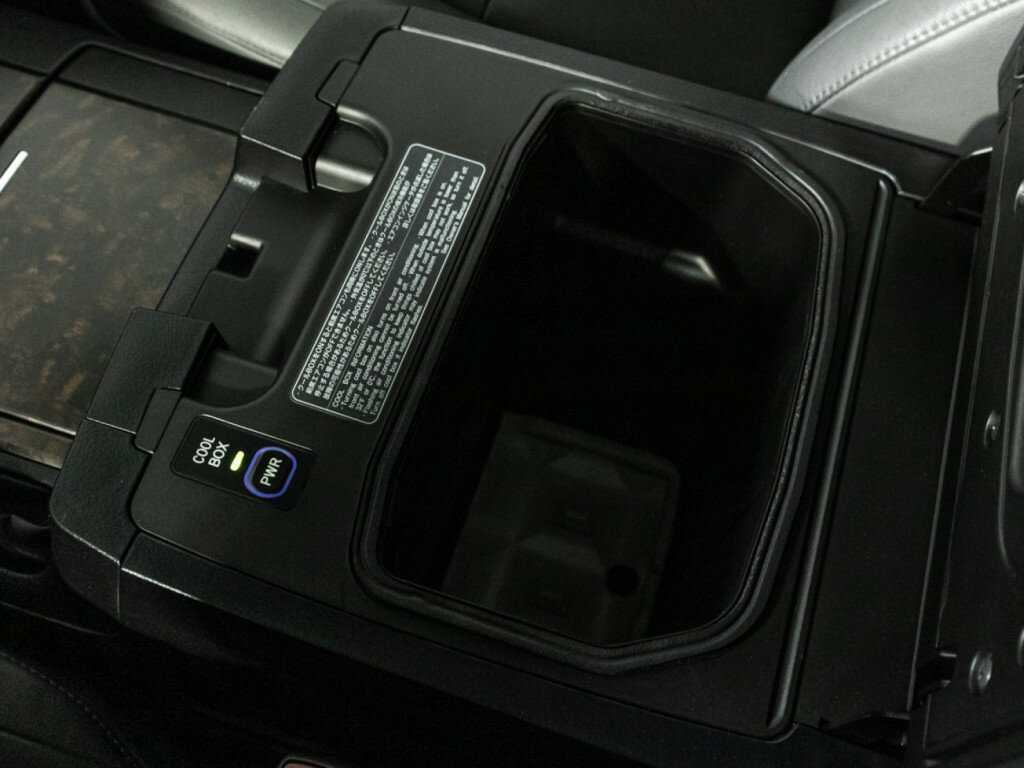 Toyota Land Cruiser с пробегом — 2008 год. Фото: #20