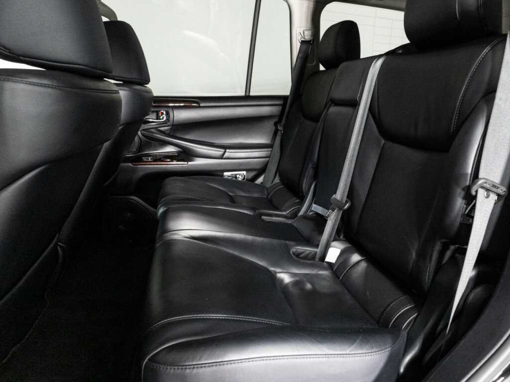 Lexus LX с пробегом — 2011 год. Фото: #7