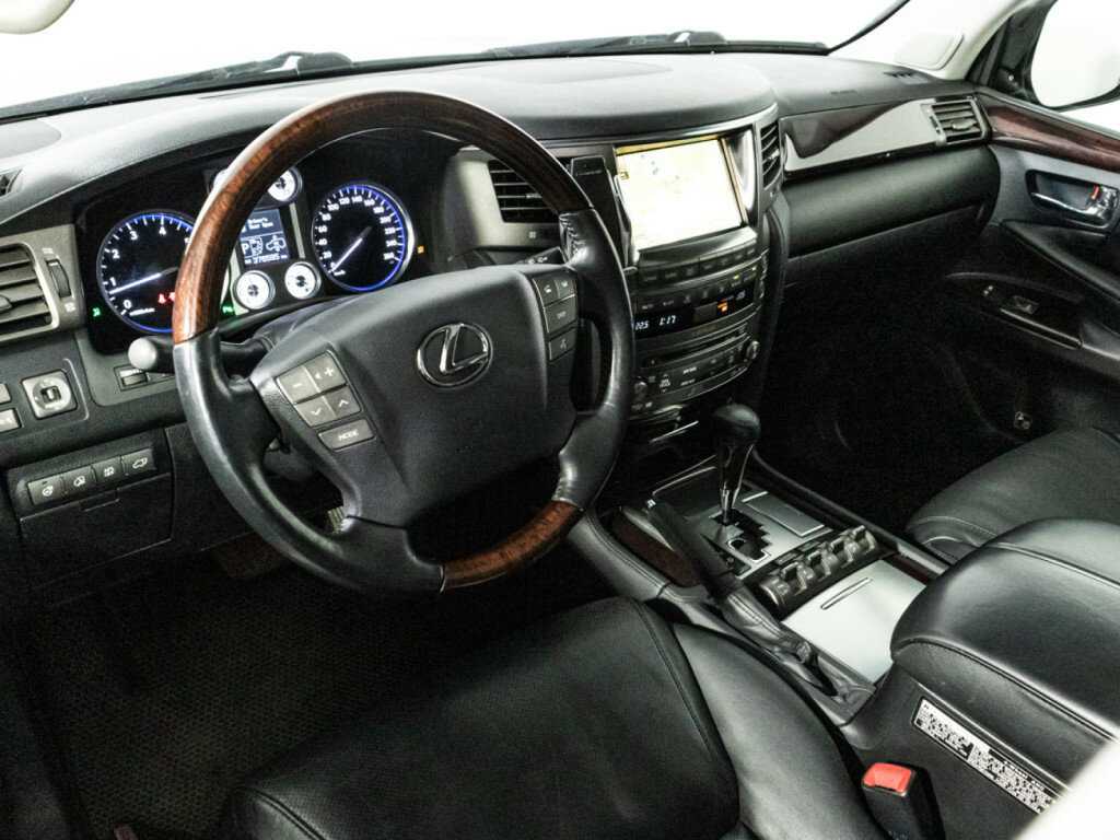 Lexus LX с пробегом — 2011 год. Фото: #8