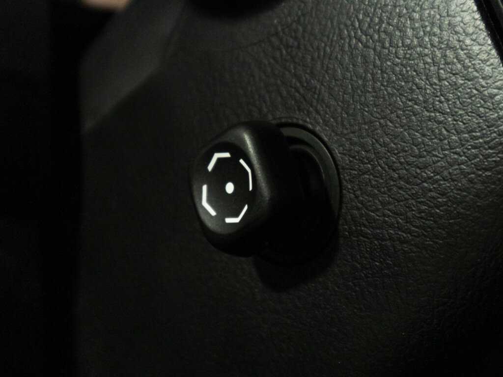 Lexus LX с пробегом — 2011 год. Фото: #17