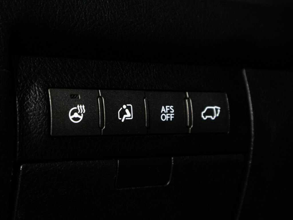 Lexus LX с пробегом — 2011 год. Фото: #19