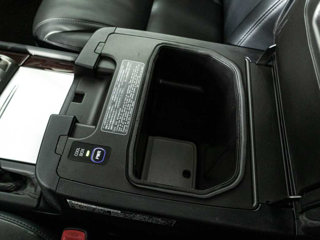 Lexus LX с пробегом — 2011 год. Фото: #20