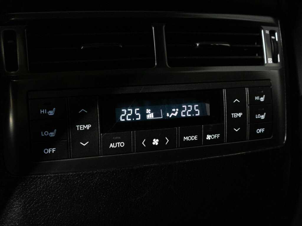 Lexus LX с пробегом — 2011 год. Фото: #25