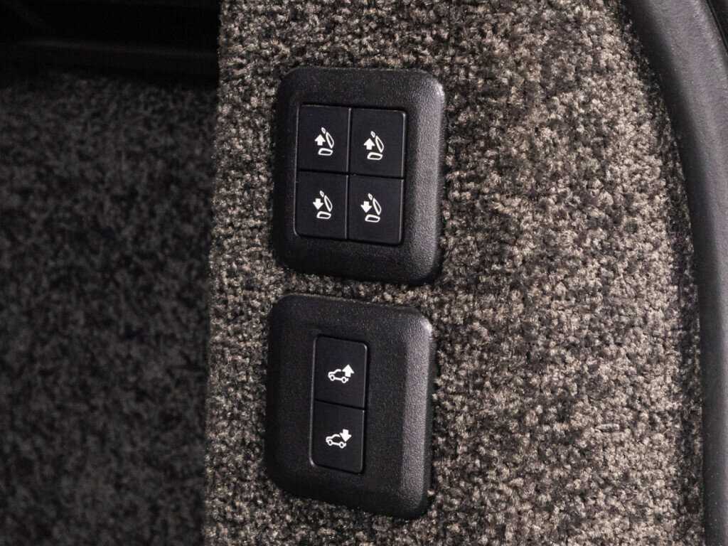 Land Rover Range Rover с пробегом — 2018 год. Фото: #14