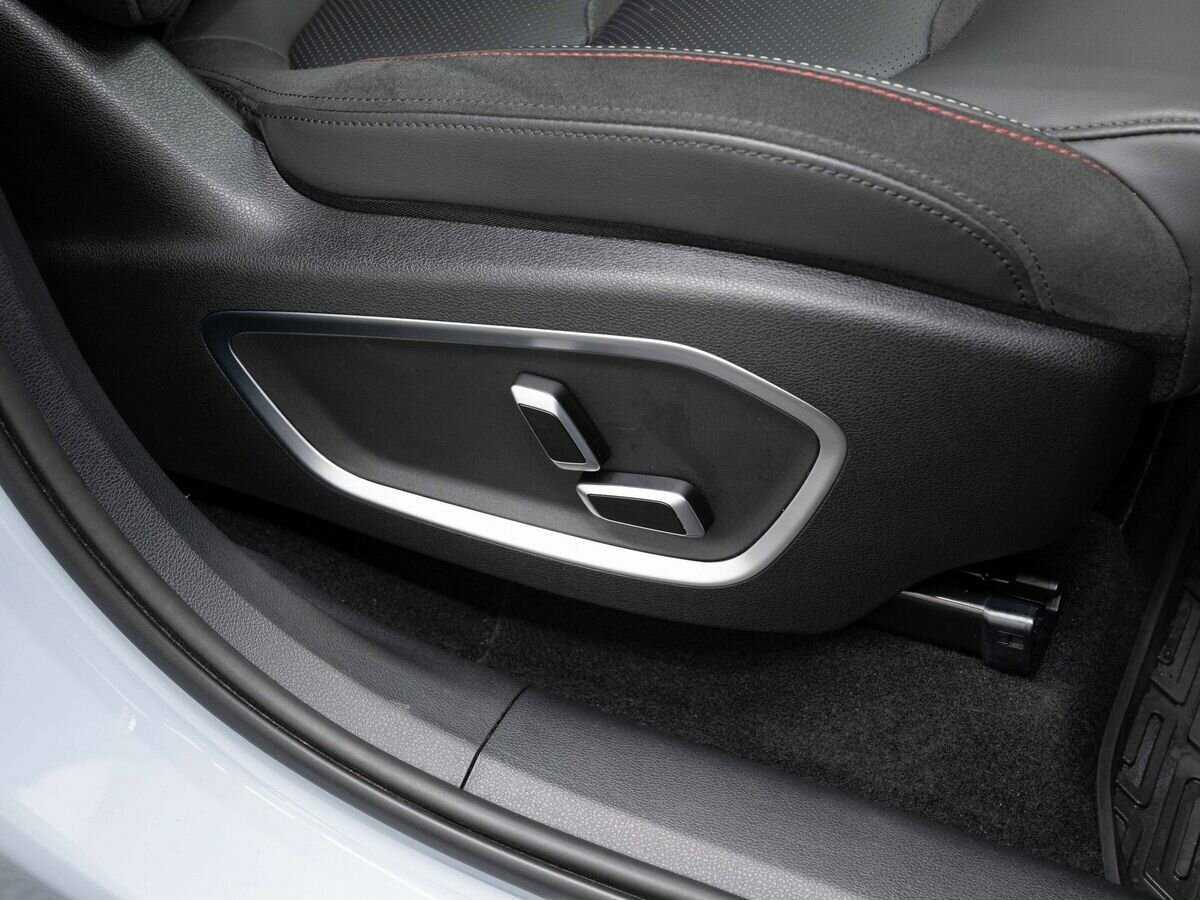 Geely Tugella с пробегом — 2023 год. Фото: #12