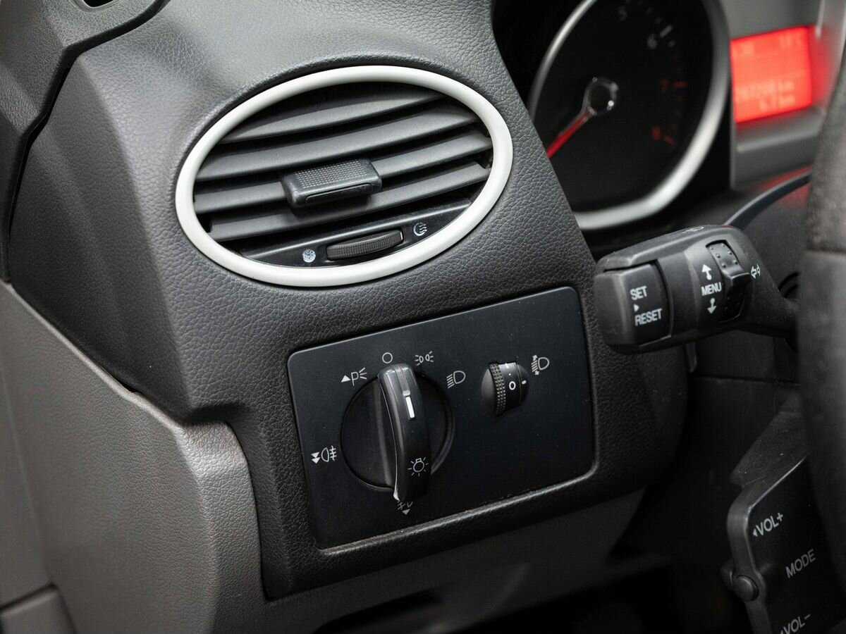 Ford Focus с пробегом — 2008 год. Фото: #12