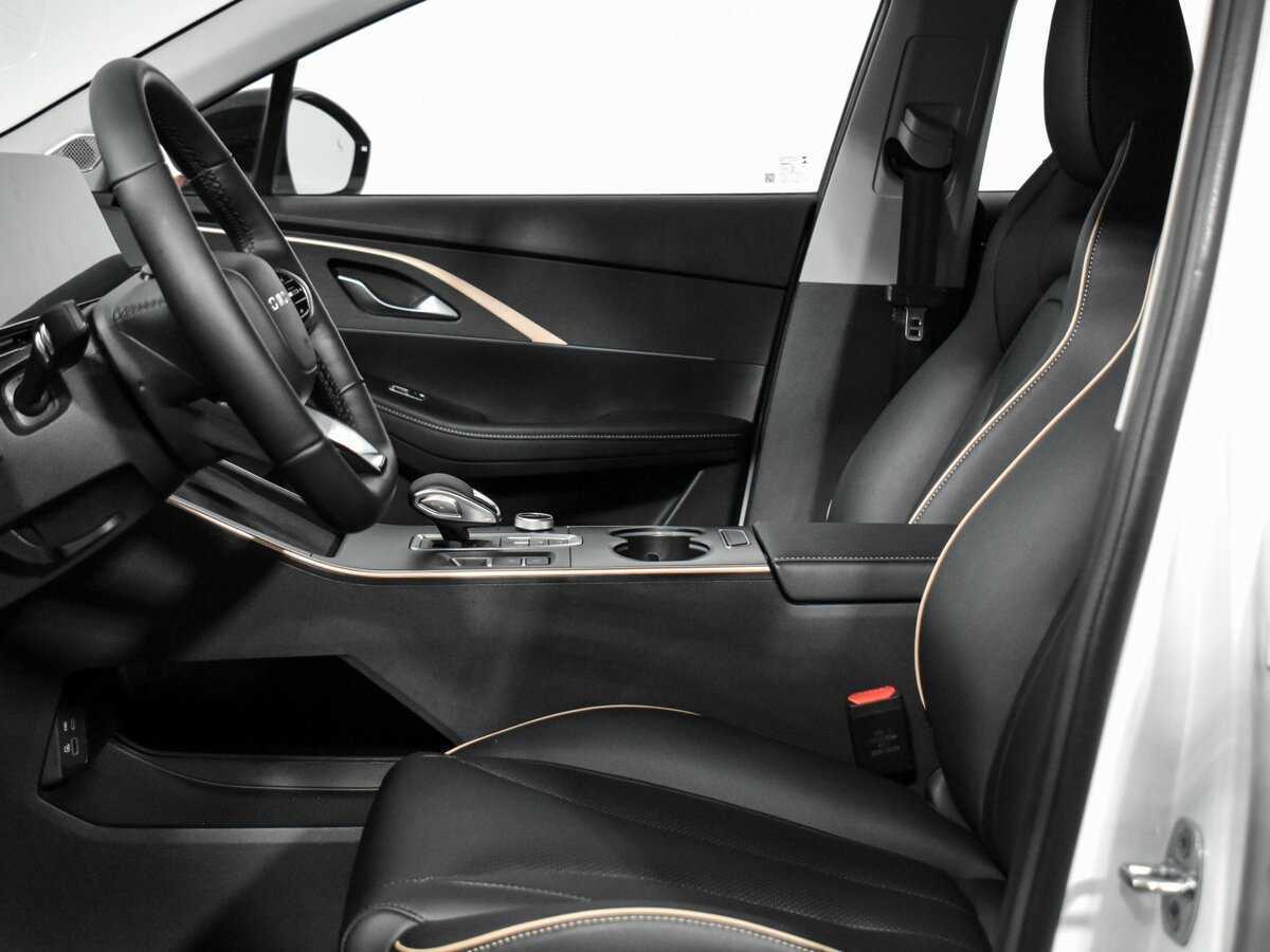 OMODA C5 с пробегом — 2023 год. Фото: #11