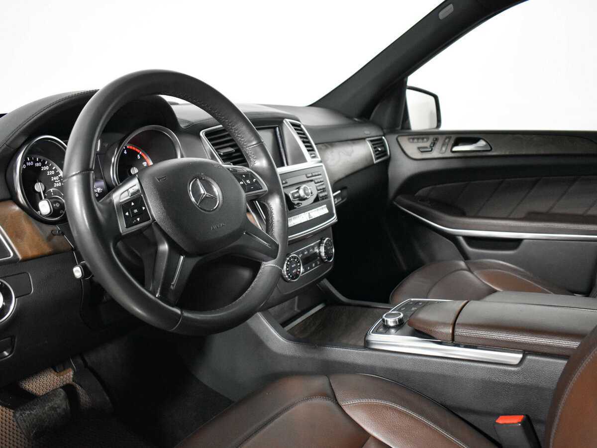 Mercedes-Benz GL-Класс с пробегом — 2013 год. Фото: #13