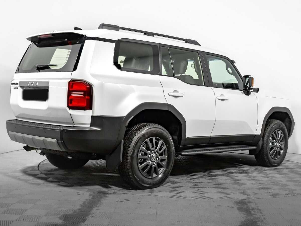 Toyota Land Cruiser Prado с пробегом — 2024 год. Фото: #4