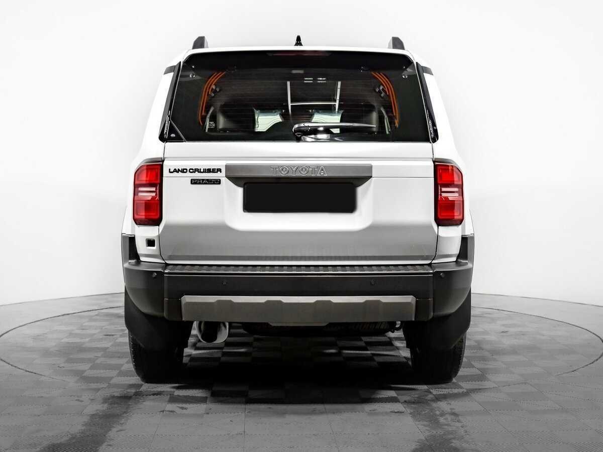 Toyota Land Cruiser Prado с пробегом — 2024 год. Фото: #5