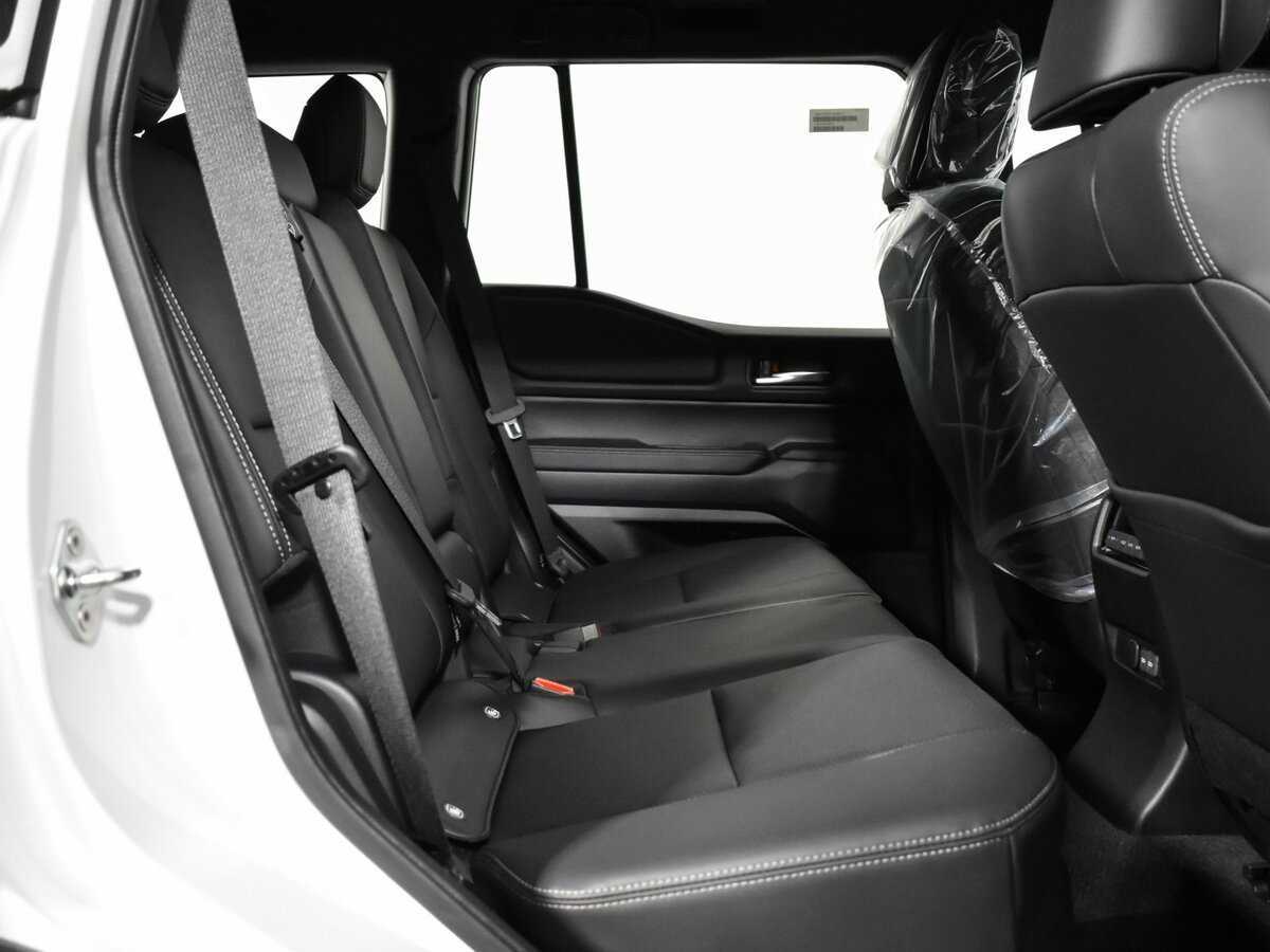 Toyota Land Cruiser Prado с пробегом — 2024 год. Фото: #9