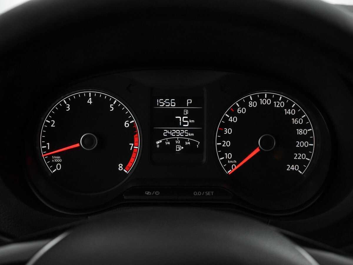 Volkswagen Polo с пробегом — 2016 год. Фото: #17