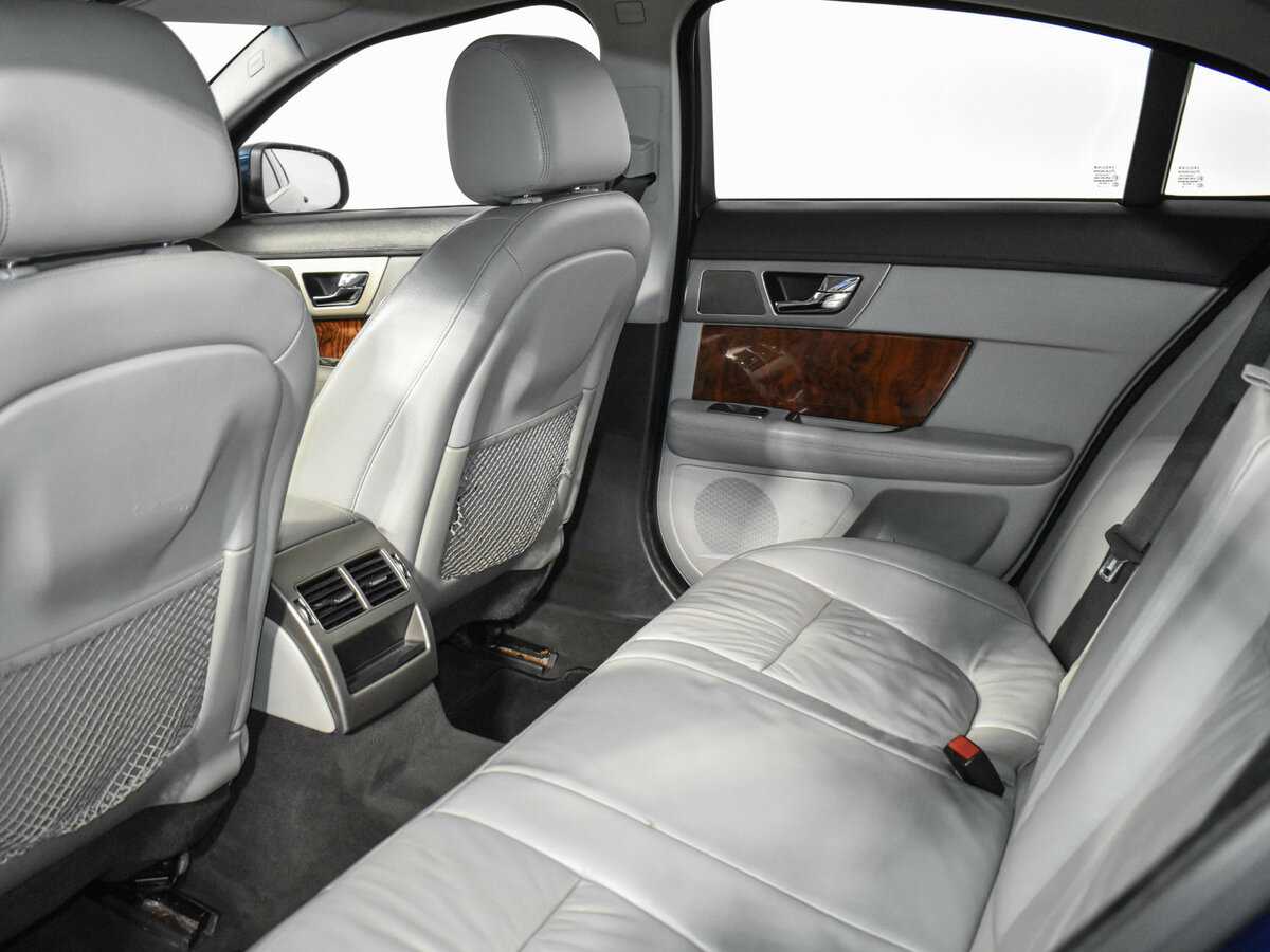 Jaguar XF с пробегом — 2008 год. Фото: #9
