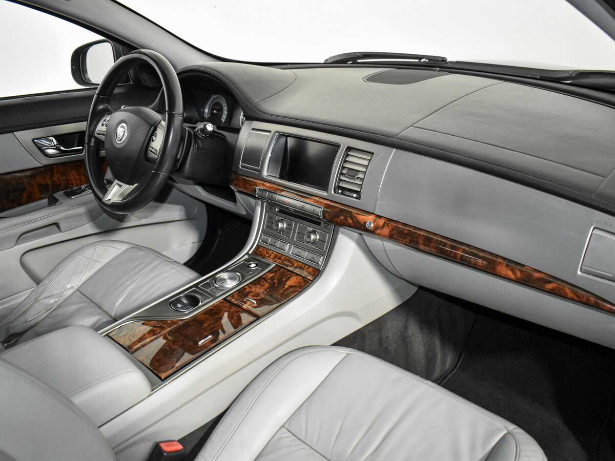 Jaguar XF с пробегом — 2008 год. Фото: #11