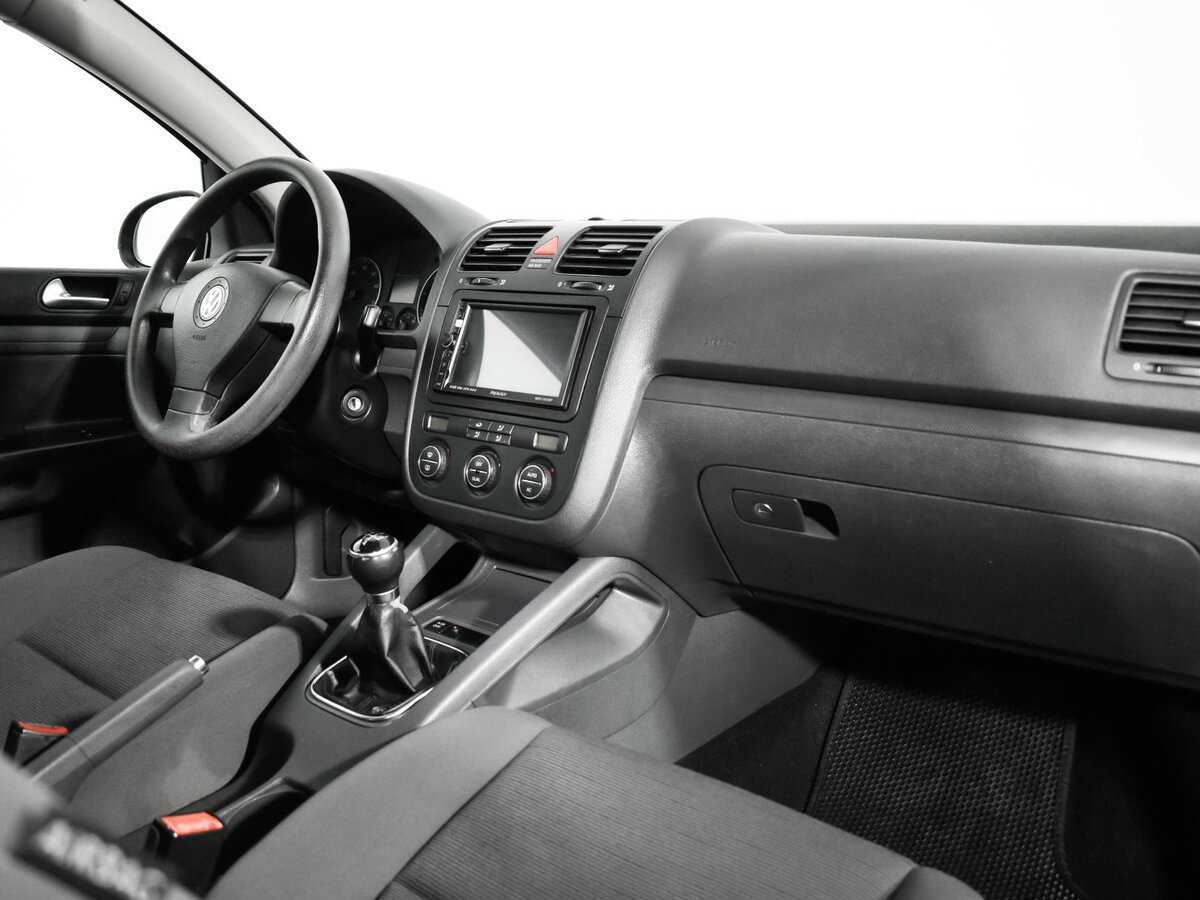 Volkswagen Golf с пробегом — 2008 год. Фото: #8