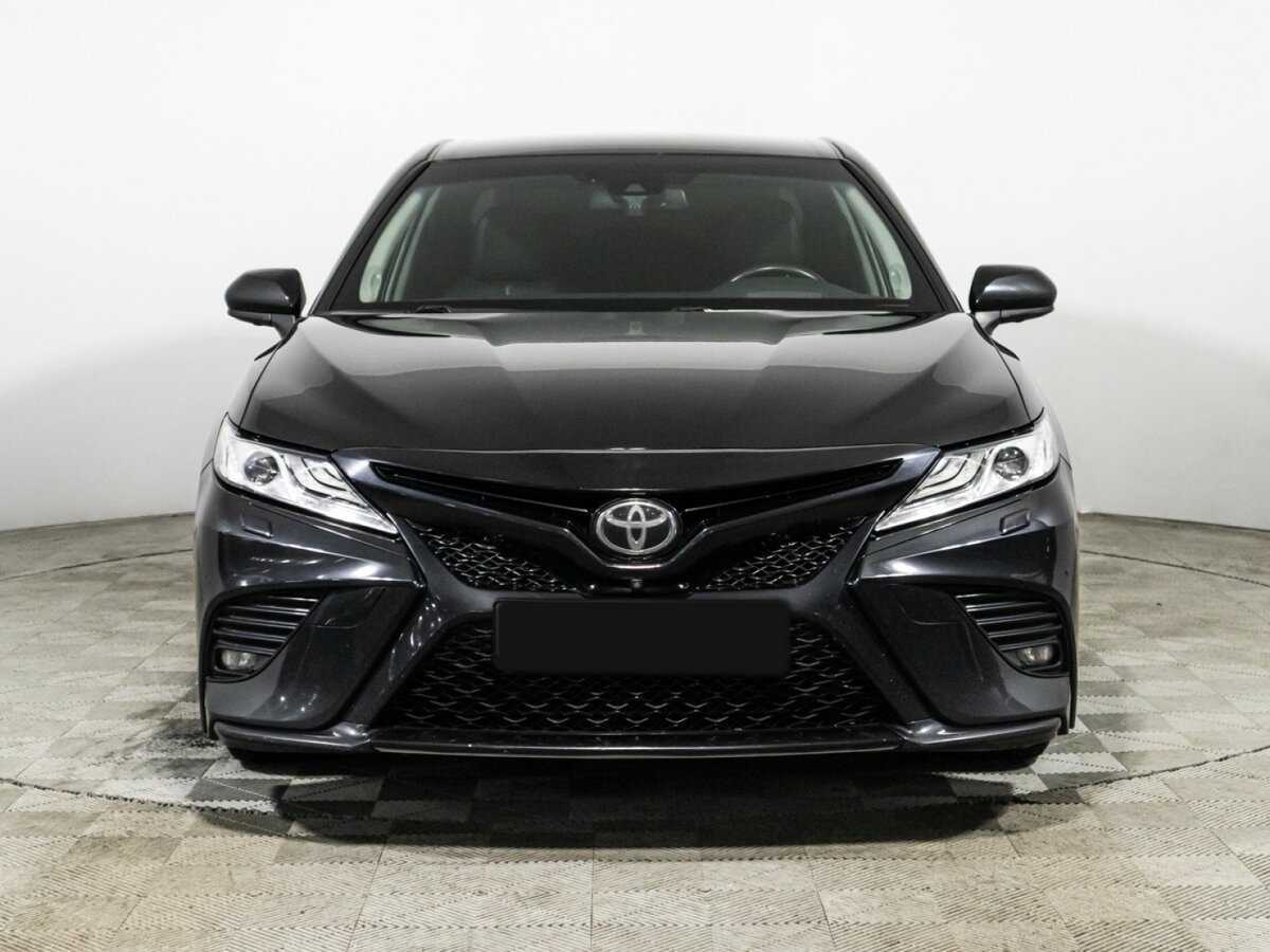 Toyota Camry с пробегом — 2019 год. Фото: #1