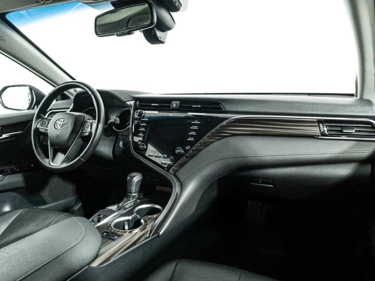 Toyota Camry с пробегом — 2019 год. Фото: #8