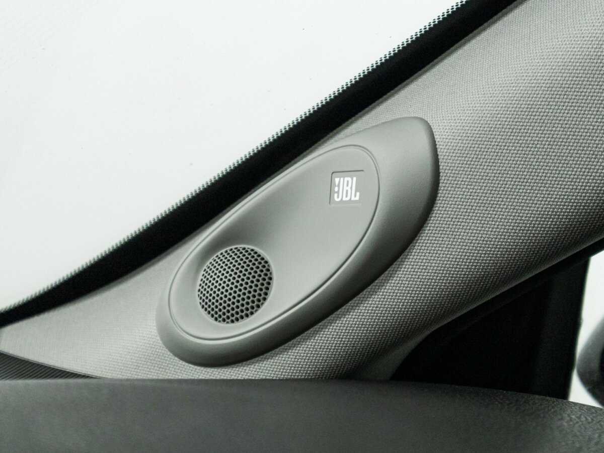 Toyota Camry с пробегом — 2019 год. Фото: #22