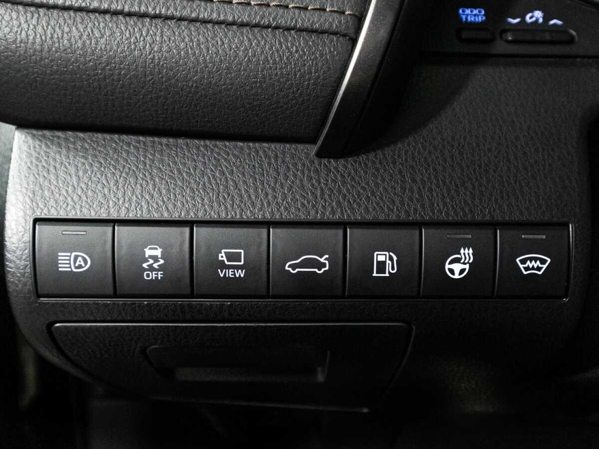 Toyota Camry с пробегом — 2019 год. Фото: #23