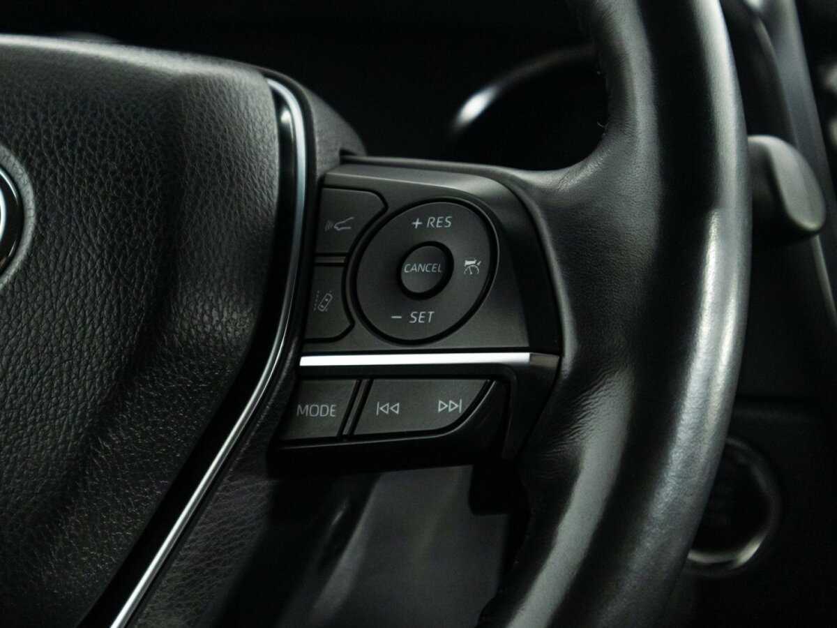 Toyota Camry с пробегом — 2019 год. Фото: #24