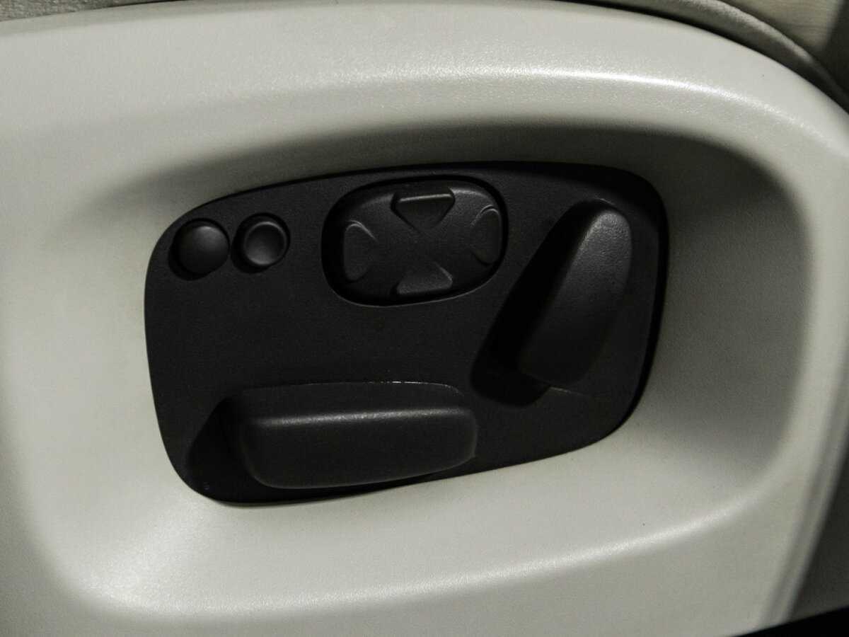 Land Rover Range Rover Sport с пробегом — 2014 год. Фото: #15