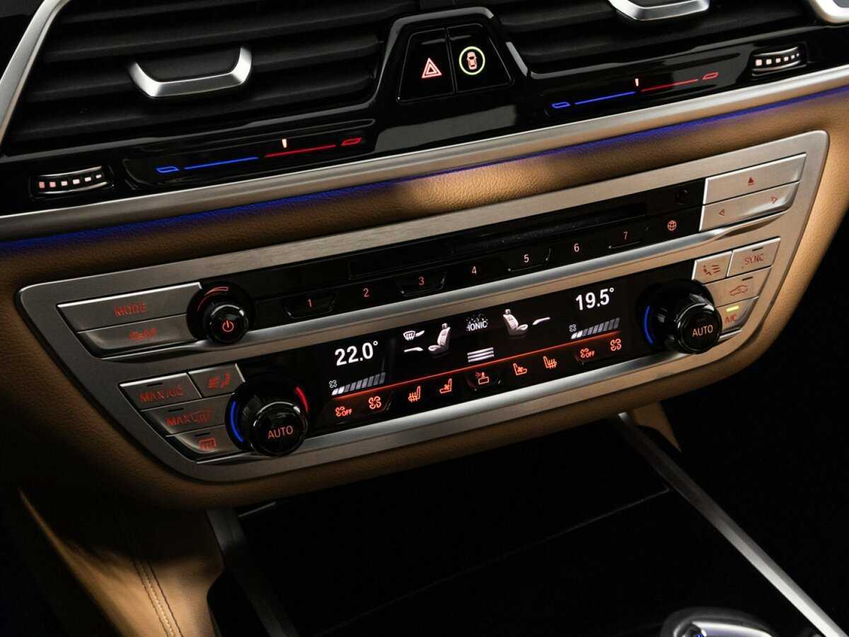 BMW 7 серии с пробегом — 2022 год. Фото: #18