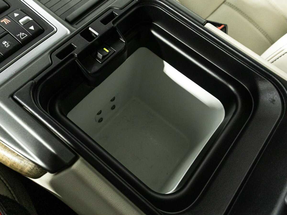 Land Rover Range Rover Sport с пробегом — 2011 год. Фото: #19