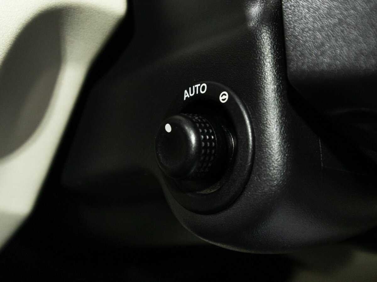 Land Rover Range Rover Sport с пробегом — 2011 год. Фото: #20