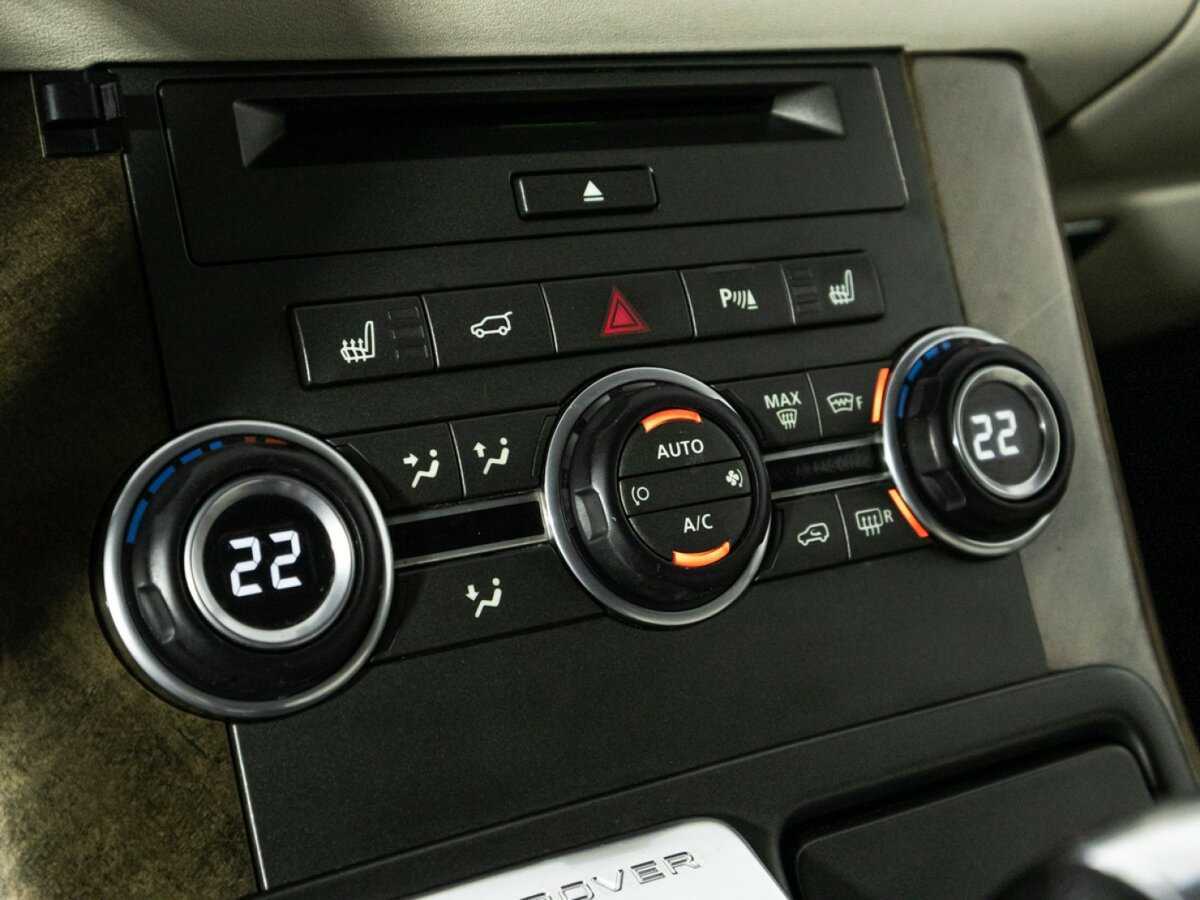 Land Rover Range Rover Sport с пробегом — 2011 год. Фото: #22