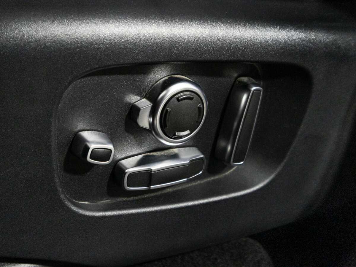 Land Rover Range Rover Velar с пробегом — 2018 год. Фото: #15